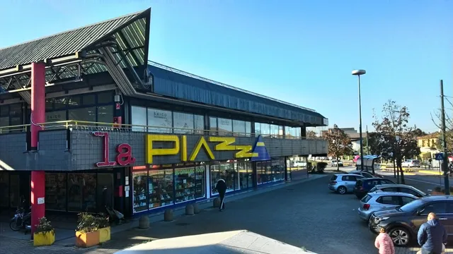 Centro Commerciale La Piazza