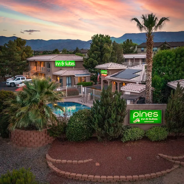 Pines Inn & Suites
