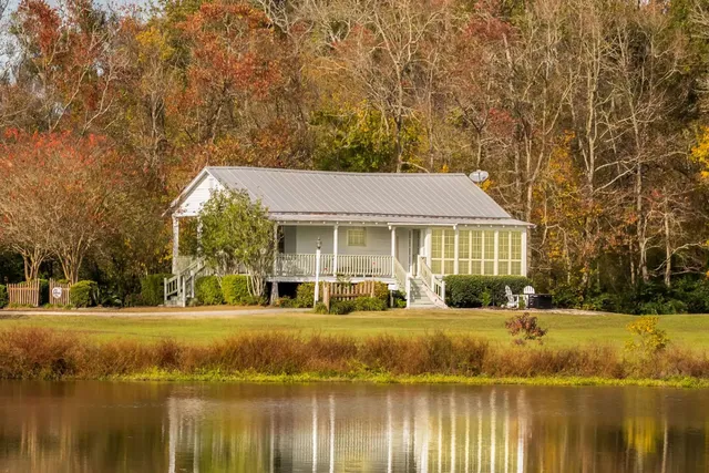 Maison D'Memoire Bed & Breakfast Cottages