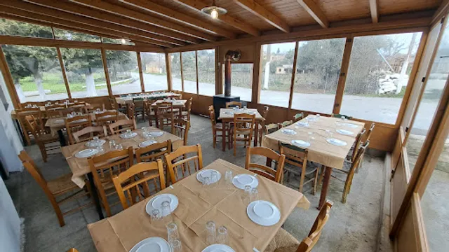 "Του Ξηρή" Παραδοσιακό Μεζεδοπωλείο - Καφενείο | Cretan Traditional Tavern