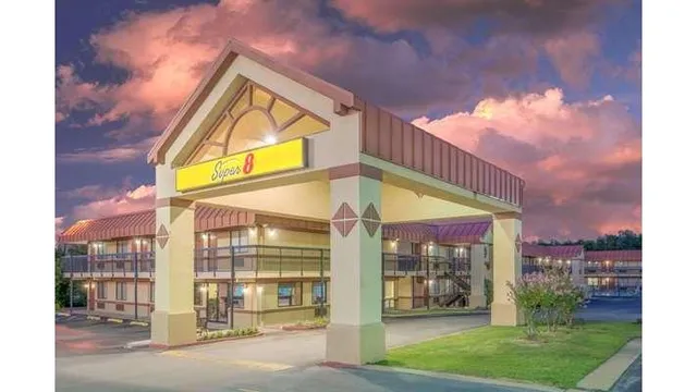Super 8 by Wyndham Tulsa/Route 66