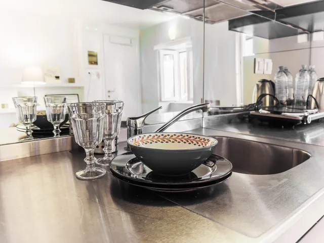 LOC HOSPITALITY Venetian Well