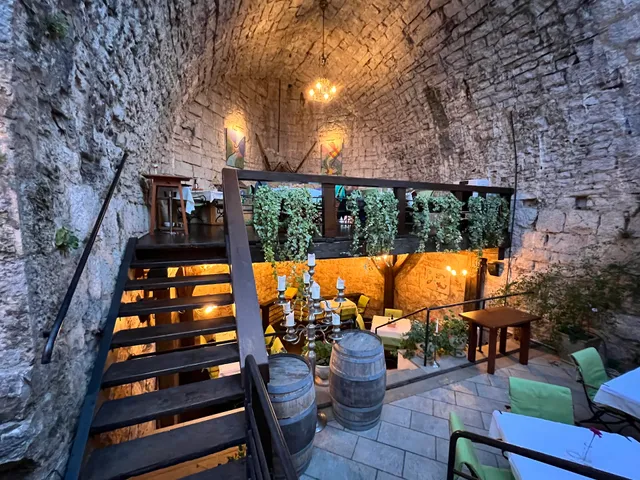 Pentagonal Tower / Peterokutna kula