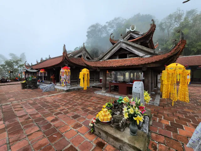 Hoa Yen Pagoda