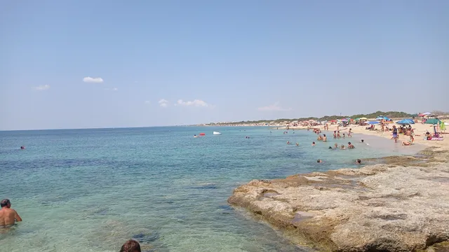 Spiaggia della Riserva naturale Salina Dei Monaci