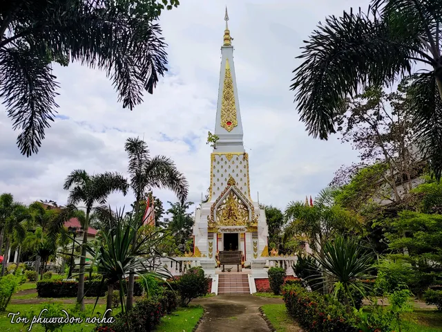 Wat Maha Phrom Phothirat (Wat Neua)