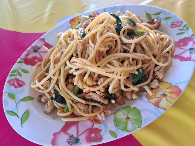 ร้าน ครัวอุบล แซ่บนัว