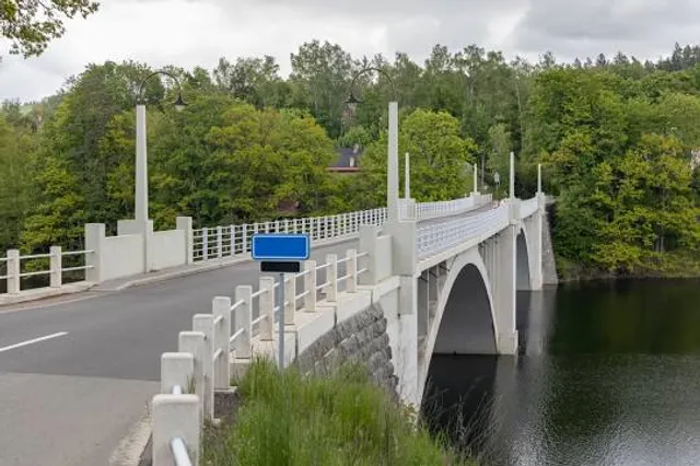 Pastvinskou Most přes přehradu