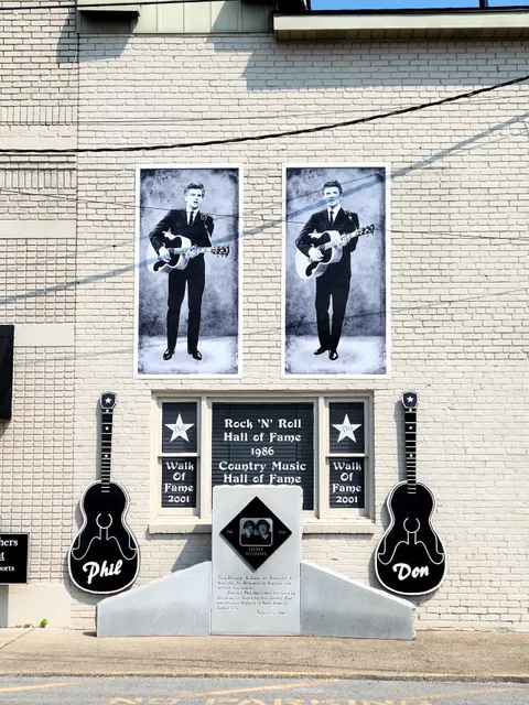 Everly Brothers Monument