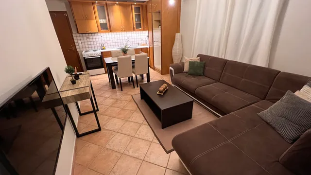 CW FLAT :: Luxury Apartment