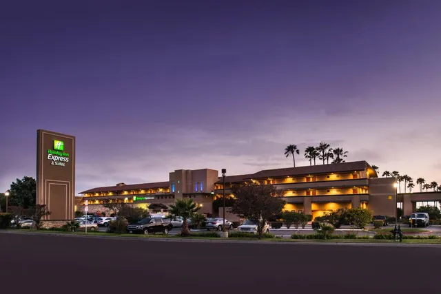 Holiday Inn Express & Suites Ventura Harbor by IHG