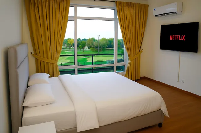 Defence Raya Golf & Country Club