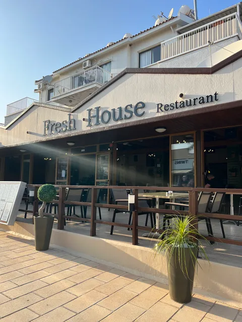 Fresh House Bar and Restaurant