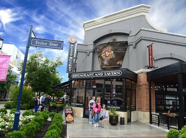 Rusty Bucket Restaurant and Tavern