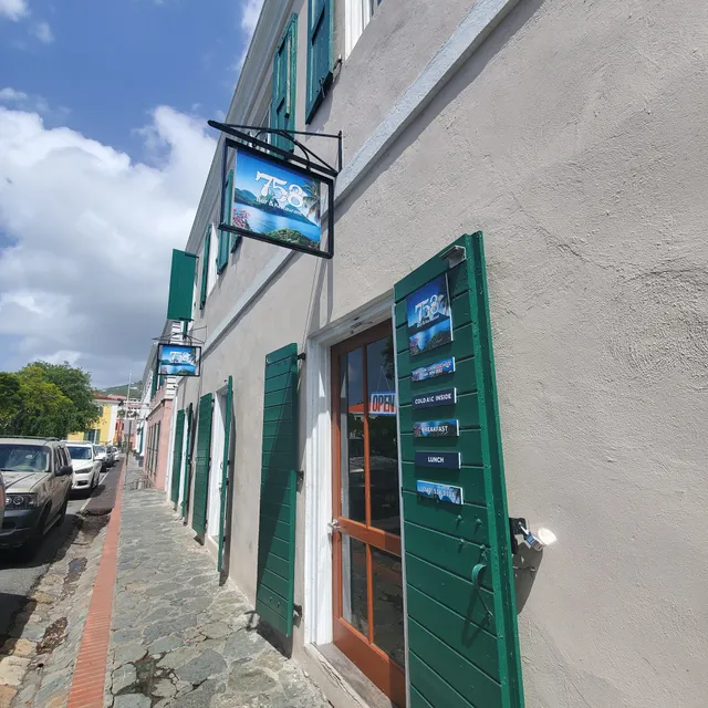 758 Bar & Restaurant