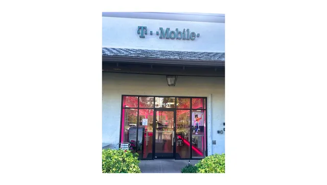 T-Mobile Authorized Retailer