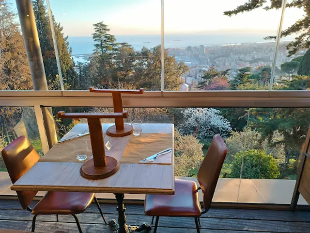 Pizza E Farinata Con Forno A Legna