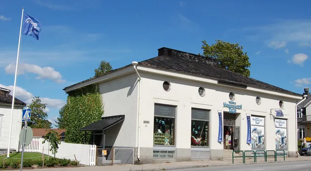 Herra Hakkaraisen talo - The House of Mr. Clutterbuck