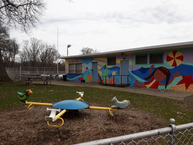 Bellevue Memorial Park & Pool