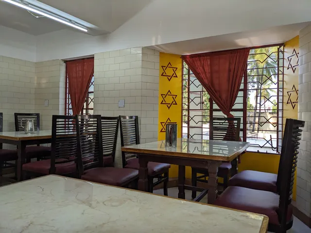 Hotel Saravanabhava Pure Vegetarian