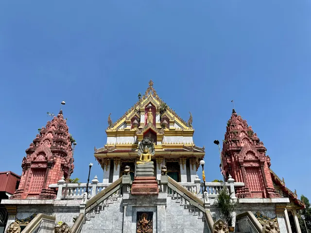 Wat Pracha Satthatham (Wat Sao Hin)