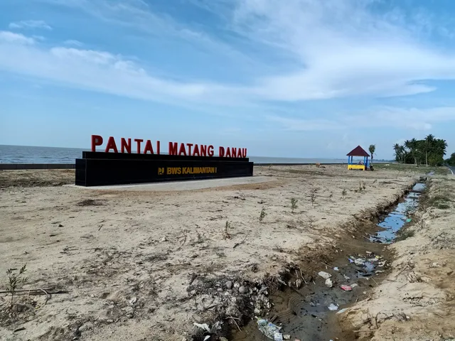 Pantai Matang Danau