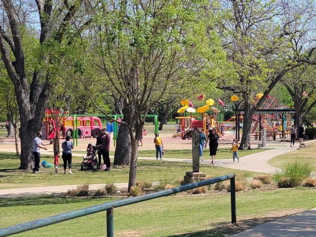 Parr Park Playground Pavilion