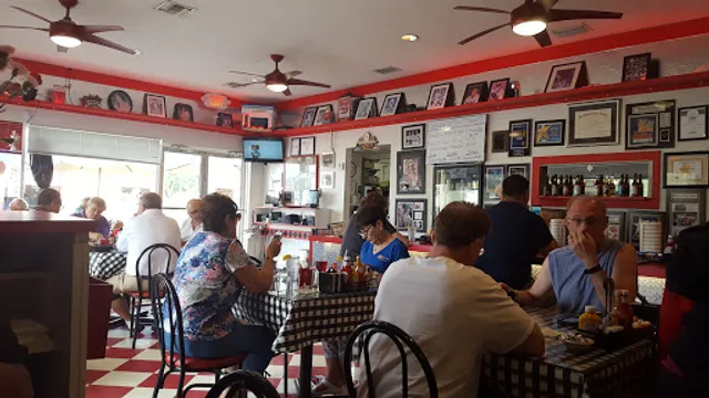 Joe's Naples Park Diner