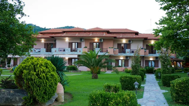 Stamos Studios and Apartments