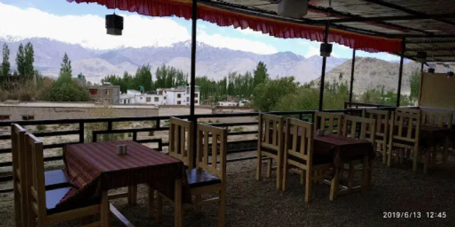 TAL Restaurant Leh