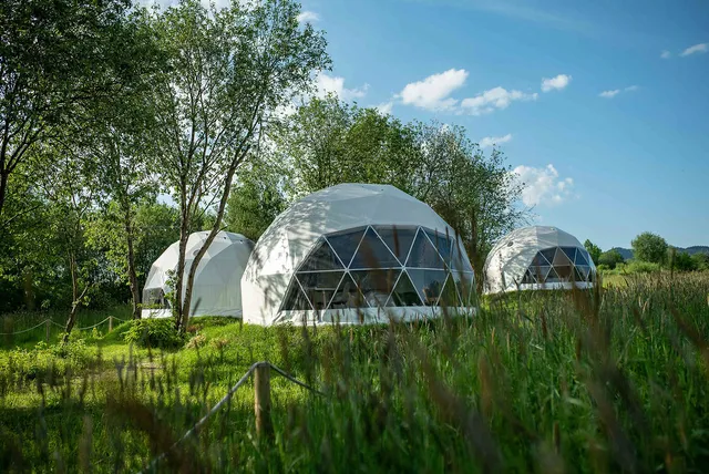 Glamping Biała Czapla nad jeziorem czorsztyńskim. Balia, jacuzzi, noclegi