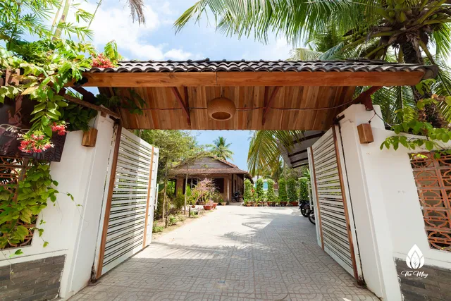 The May Garden Stay & Cafe