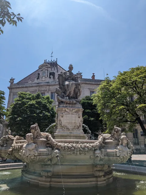 Fontaine Estrangin