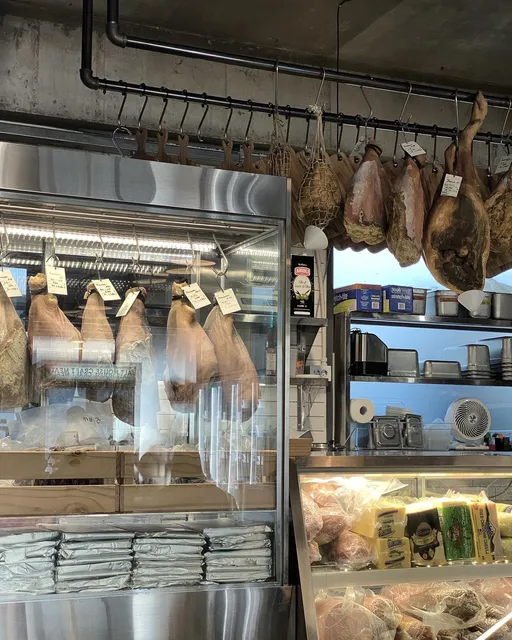 SALT HOUSE DELI Anguk