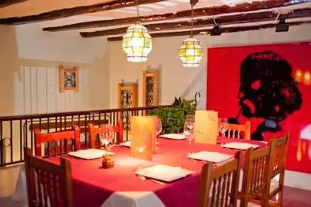 La Bella Neda Leña & Vaca