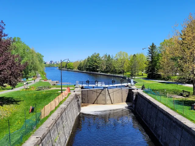 Rideau Canal, Locks 9 -10 - Hartwells