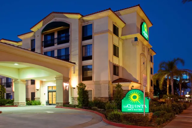 La Quinta Inn & Suites by Wyndham NE Long Beach/Cypress