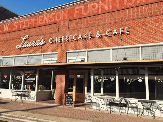 Laura's Cheesecake & Café