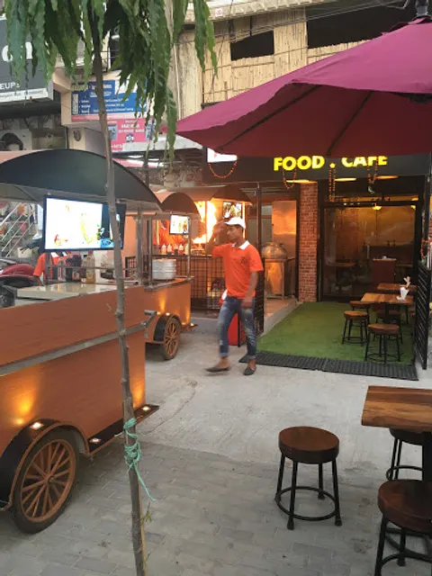 7Teen Street Food Cafe