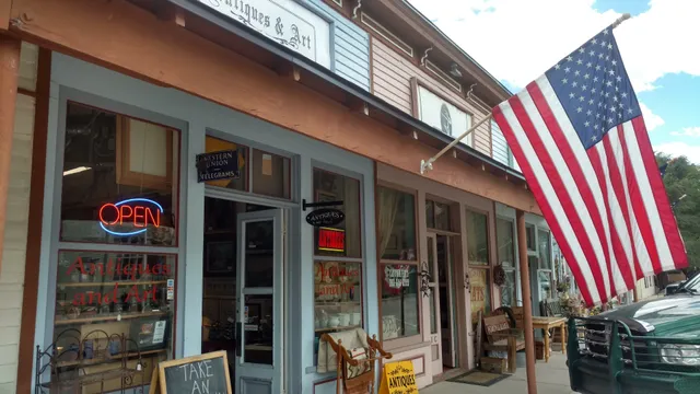 Randy's Antiques and Art