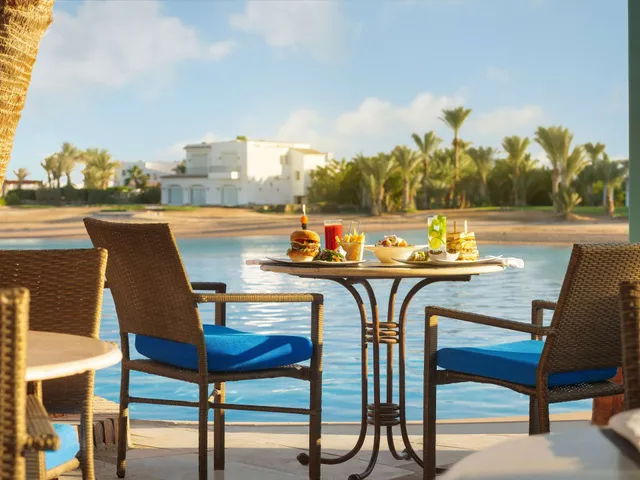 Lagoon Restaurant & Bar