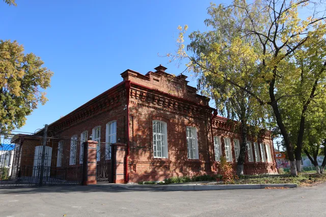 Napol'naya Shkola V Gorode Alapayevske