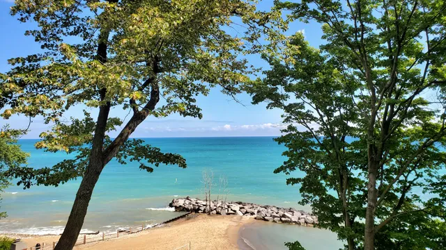 Lake Bluff Beach