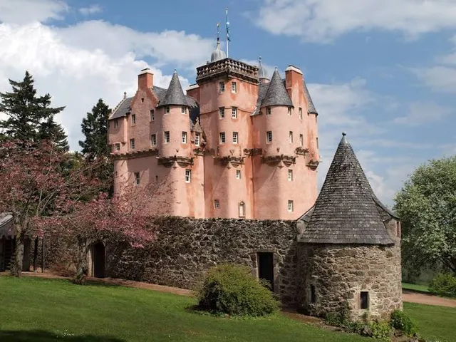 Craigievar Castle (National Trust for Scotland)