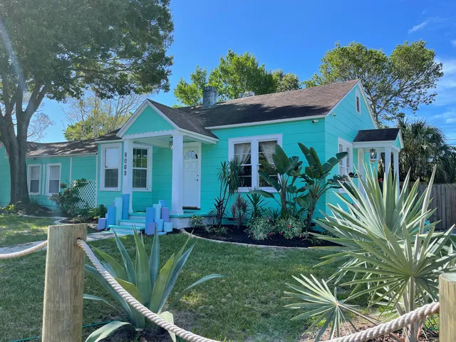 Gay Paradise Suites St. Pete