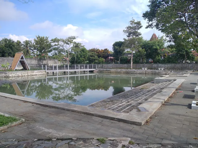 Kusumadiningrat Park