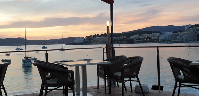 Balcón de María Pinchos & Tapas – Crispy Pizza & Cocktail Bar