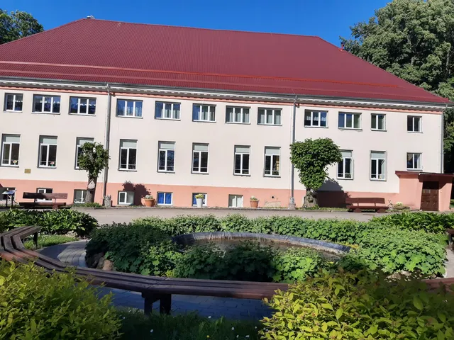 Strazdes muižas kungu māja