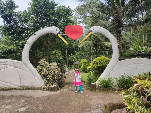 Wisata Batu Pelangi