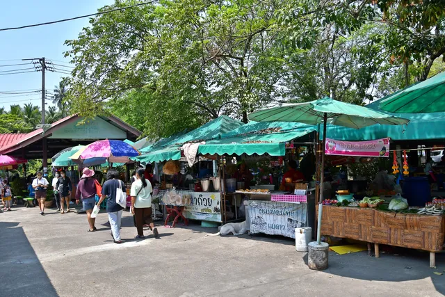 Bang Phrom Subdistrict